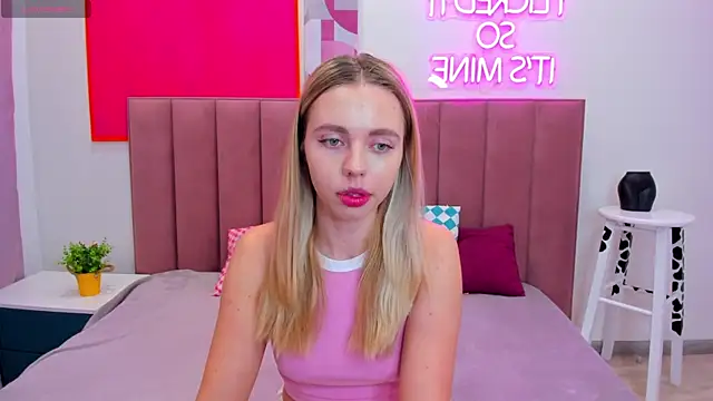 TessaAdorable online show from November 6, 2025, 1:31 am