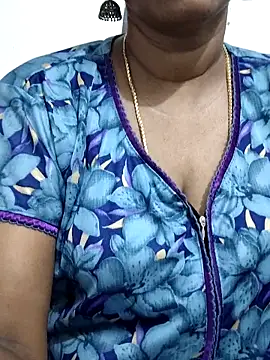 Snapshot of Tamil_Meera12 chatting on April 4, 2026, 3:24 am Tamil Meera12 online show from April 4, 2026, 3:24 am