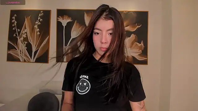 Snapshot of IsabellaKroft chatting on February 24, 2025, 6:47 pm IsabellaKroft online show from February 24, 2025, 6:47 pm