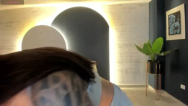 Snapshot of IsabellaKroft chatting on March 10, 2025, 7:29 pm IsabellaKroft online show from March 10, 2025, 7:29 pm