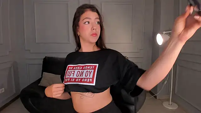 Snapshot of IsabellaKroft chatting on March 14, 2025, 7:01 pm IsabellaKroft online show from March 14, 2025, 7:01 pm