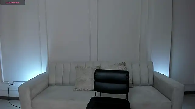 Snapshot of BeccaBaxter chatting on April 5, 2026, 12:12 pm BeccaBaxter online show from April 5, 2026, 12:12 pm