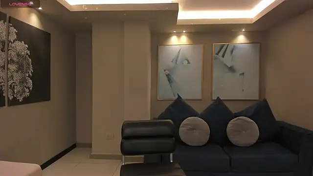 BeccaBaxter online show from November 24, 2025, 8:31 pm