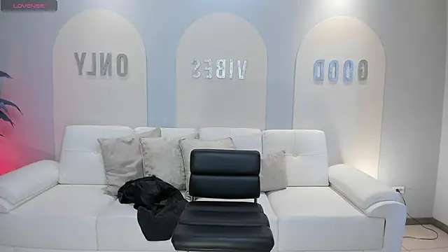 Snapshot of BeccaBaxter chatting on March 3, 2026, 12:23 pm BeccaBaxter online show from March 3, 2026, 12:23 pm