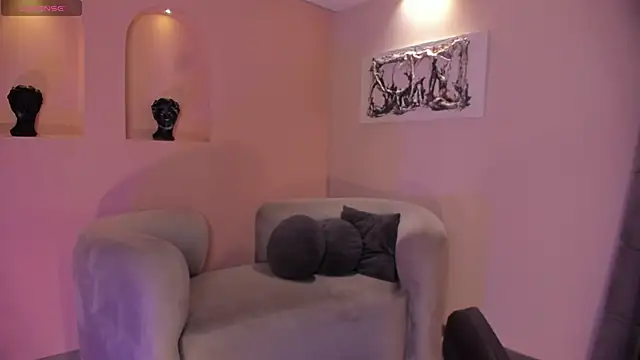 BeccaBaxter online show from November 18, 2025, 6:44 pm