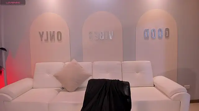 BeccaBaxter online show from September 16, 2025, 7:59 pm