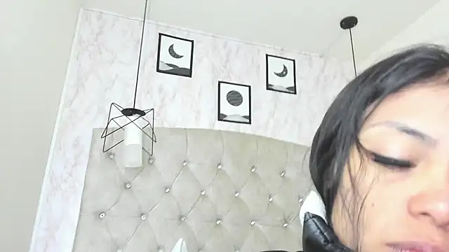 Snapshot of Raichell_ chatting on June 27, 2026, 12:22 pm Raichell online show from June 27, 2026, 12:22 pm