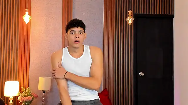 Snapshot of Justin_mack chatting on March 13, 2025, 2:55 pm Justin mack online show from March 13, 2025, 2:55 pm