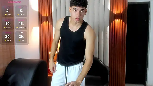 Snapshot of Justin_mack chatting on September 21, 2025, 1:05 pm Justin mack online show from September 21, 2025, 1:05 pm