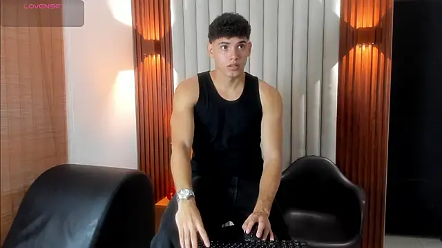 Snapshot of Justin_mack chatting on September 30, 2025, 12:44 pm Justin mack online show from September 30, 2025, 12:44 pm