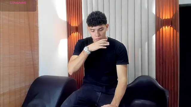 Snapshot of Justin_mack chatting on September 28, 2025, 12:34 pm Justin mack online show from September 28, 2025, 12:34 pm