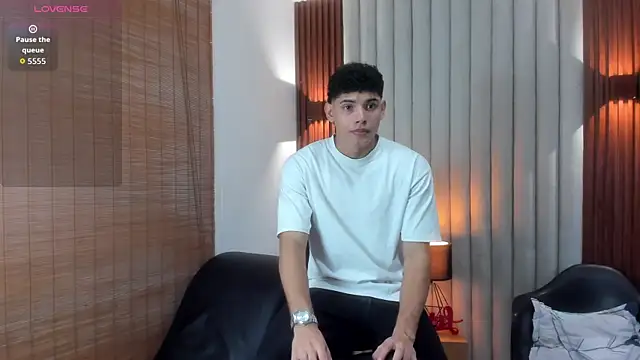 Snapshot of Justin_mack chatting on September 14, 2025, 12:16 pm Justin mack online show from September 14, 2025, 12:16 pm