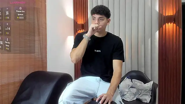 Snapshot of Justin_mack chatting on September 13, 2025, 11:43 am Justin mack online show from September 13, 2025, 11:43 am