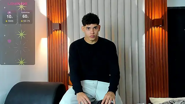 Snapshot of Justin_mack chatting on December 16, 2025, 5:17 pm Justin mack online show from December 16, 2025, 5:17 pm