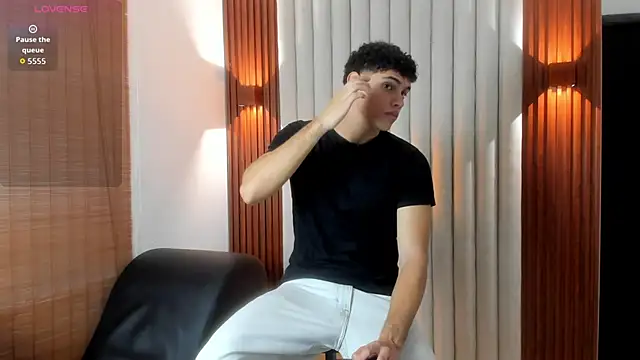 Snapshot of Justin_mack chatting on September 19, 2025, 11:36 am Justin mack online show from September 19, 2025, 11:36 am