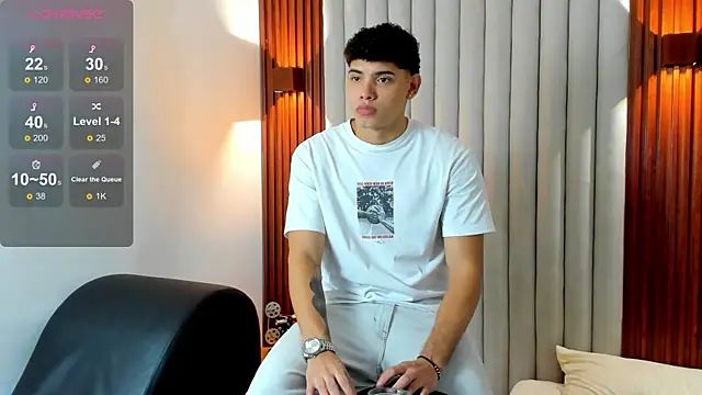 Snapshot of Justin_mack chatting on November 14, 2025, 12:20 pm Justin mack online show from November 14, 2025, 12:20 pm