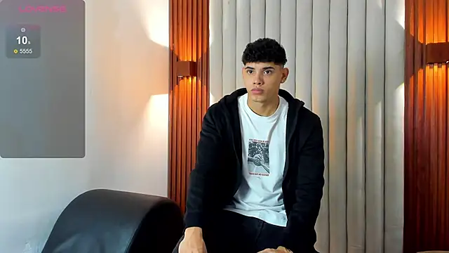 Snapshot of Justin_mack chatting on November 21, 2025, 11:42 am Justin mack online show from November 21, 2025, 11:42 am