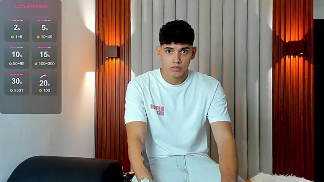 Snapshot of Justin_mack chatting on November 28, 2025, 5:57 pm Justin mack online show from November 28, 2025, 5:57 pm