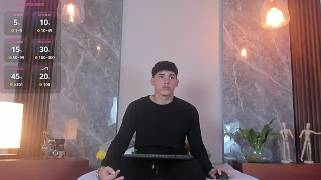 Snapshot of Justin_mack chatting on October 11, 2025, 12:17 pm Justin mack online show from October 11, 2025, 12:17 pm