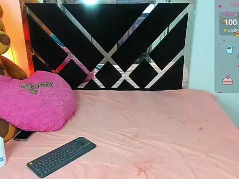 Snapshot of CatalinaSmith1 chatting on November 10, 2025, 9:53 pm CatalinaSmith1 online show from November 10, 2025, 9:53 pm