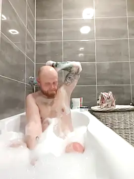 Snapshot of bouraktom6 chatting on November 12, 2025, 4:44 pm bouraktom6 online show from November 12, 2025, 4:44 pm