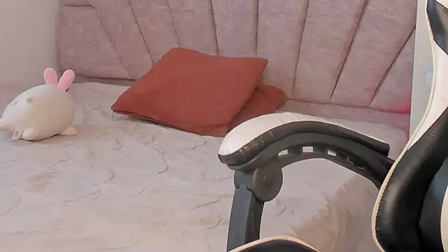 leahaltomm online show from October 15, 2025, 7:44 pm