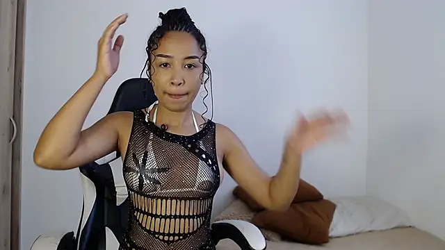 leahaltomm online show from April 29, 2026, 1:37 pm