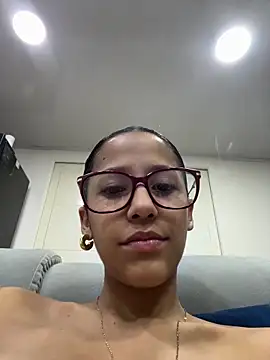 Snapshot of vicky_bass chatting on November 5, 2025, 10:35 pm vicky bass online show from November 5, 2025, 10:35 pm