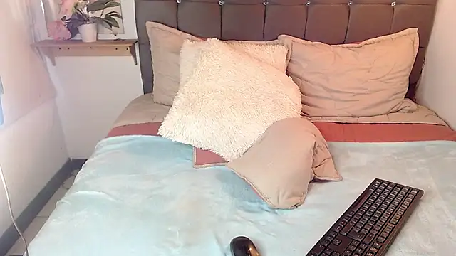 Snapshot of vicky_bass chatting on March 3, 2025, 6:46 pm vicky bass online show from March 3, 2025, 6:46 pm