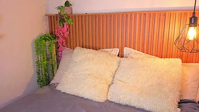 Snapshot of vicky_bass chatting on September 21, 2025, 7:52 pm vicky bass online show from September 21, 2025, 7:52 pm