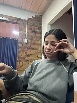 Snapshot of vicky_bass chatting on November 4, 2025, 9:29 pm vicky bass online show from November 4, 2025, 9:29 pm