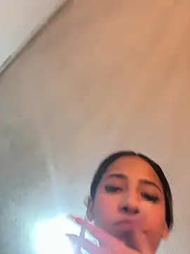 Snapshot of vicky_bass chatting on October 12, 2025, 10:44 pm vicky bass online show from October 12, 2025, 10:44 pm