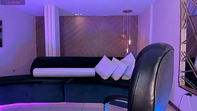 AmaiaHaywood online show from December 18, 2025, 5:56 am