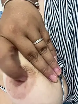 Snapshot of loirinha15 chatting on February 1, 2025, 6:00 am loirinha15 online show from February 1, 2025, 6:00 am