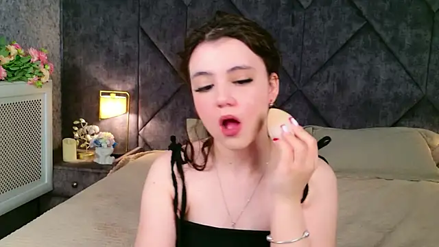 Snapshot of Pauline_Heaven chatting on April 30, 2026, 6:42 am Pauline Heaven online show from April 30, 2026, 6:42 am