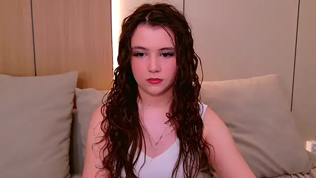 Snapshot of Pauline_Heaven chatting on April 17, 2026, 5:43 am Pauline Heaven online show from April 17, 2026, 5:43 am