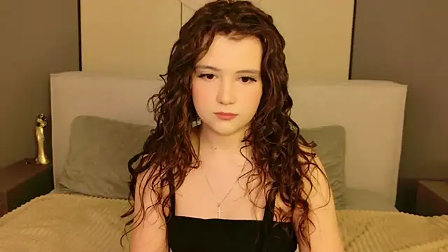 Snapshot of Pauline_Heaven chatting on March 6, 2026, 5:46 am Pauline Heaven online show from March 6, 2026, 5:46 am