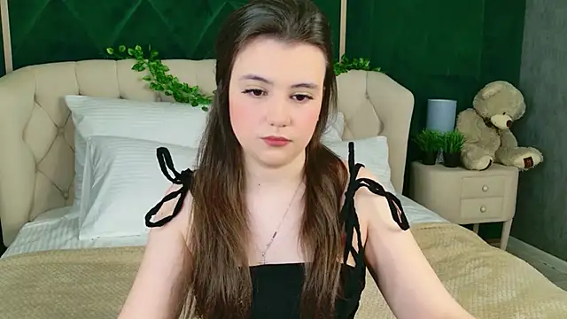 Snapshot of Pauline_Heaven chatting on February 2, 2026, 5:50 am Pauline Heaven online show from February 2, 2026, 5:50 am