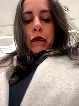 Snapshot of laarti chatting on November 21, 2025, 6:40 pm laarti online show from November 21, 2025, 6:40 pm