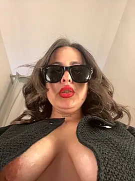 Snapshot of laarti chatting on September 26, 2025, 4:47 pm laarti online show from September 26, 2025, 4:47 pm