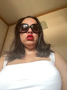 Snapshot of laarti chatting on September 11, 2025, 10:15 am laarti online show from September 11, 2025, 10:15 am