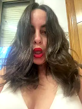 Snapshot of laarti chatting on December 2, 2025, 4:30 pm laarti online show from December 2, 2025, 4:30 pm