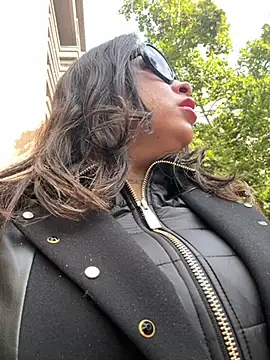 Snapshot of laarti chatting on October 22, 2025, 9:53 am laarti online show from October 22, 2025, 9:53 am