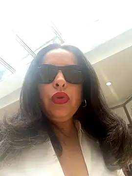 Snapshot of laarti chatting on September 10, 2025, 12:59 pm laarti online show from September 10, 2025, 12:59 pm