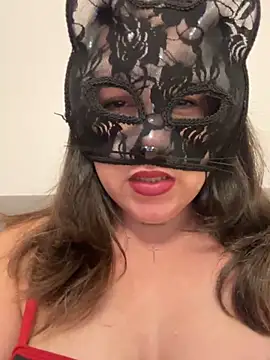 Snapshot of laarti chatting on November 17, 2025, 2:43 pm laarti online show from November 17, 2025, 2:43 pm