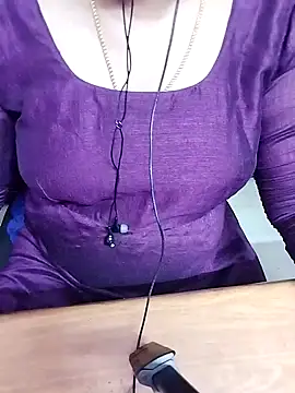 Snapshot of Tamil_Radha chatting on October 25, 2025, 1:38 am Tamil Radha online show from October 25, 2025, 1:38 am