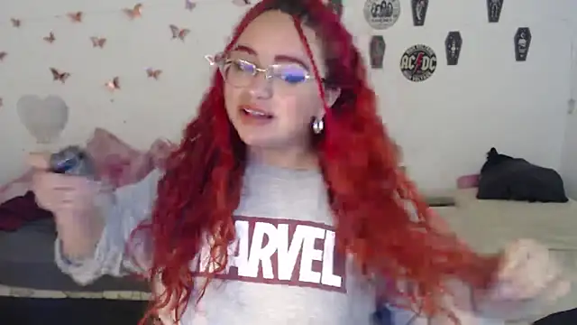 Snapshot of EstefyTabbo chatting on December 15, 2025, 9:31 pm EstefyTabbo online show from December 15, 2025, 9:31 pm