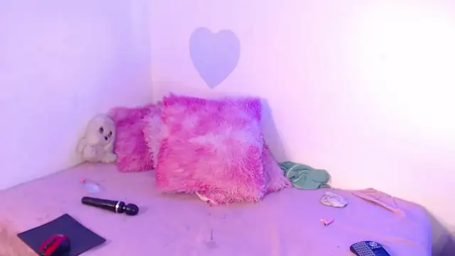 Snapshot of EstefyTabbo chatting on September 21, 2025, 2:06 am EstefyTabbo online show from September 21, 2025, 2:06 am