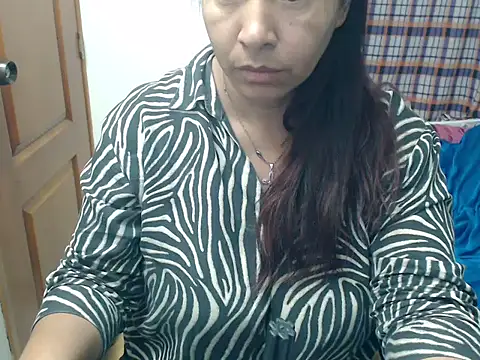 Snapshot of Siblleyx chatting on May 4, 2026, 11:40 pm Siblleyx online show from May 4, 2026, 11:40 pm
