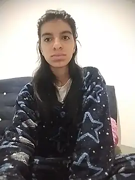 Snapshot of Ariell_Kieran chatting on July 6, 2026, 5:25 am Ariell Kieran online show from July 6, 2026, 5:25 am